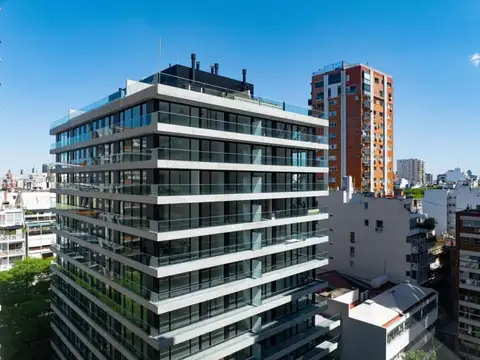 VENTA de 4 Ambientes QUARTIER LACROZE, Piso Alto con Cochera, Opción de FINANCIACION!