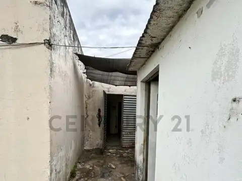 Casa a reciclar en 498 8 y 9, Villa Castells, Manuel B. Gonnet.