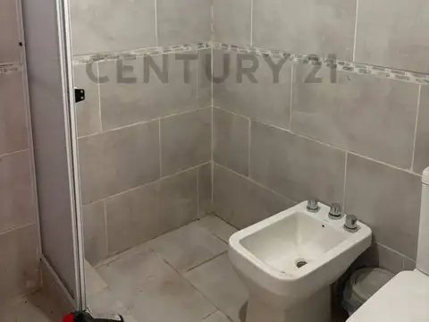 Casa en Alquiler en Villa Parque Sicardi, $ 500.000