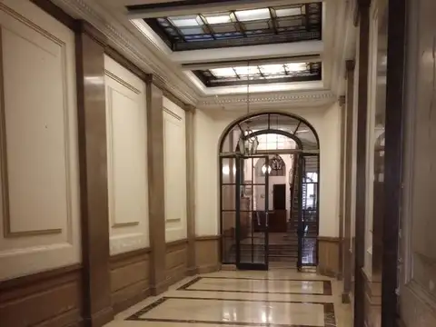 25 de Mayo al 200 alquiler Oficina en  Microcentro Edificio emblematico !!