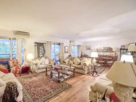DUPLEX DE CATEGORIA EN QUINTANA AL 500, 3 DORMITORIOS,  2 COCHERAS. SEGURIDAD 24 HORAS