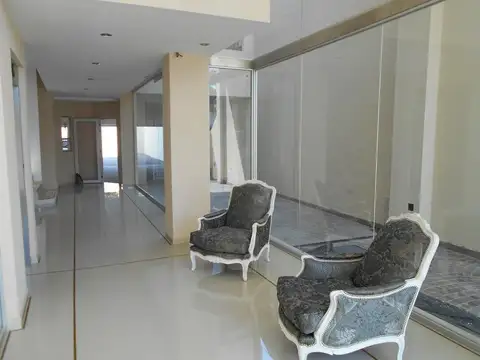 Félix Ballester 2500, Piso 6