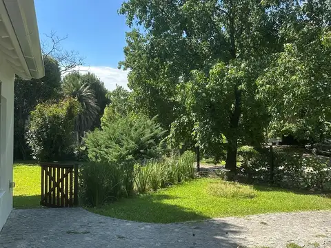 Casa en Alquiler en Pilar Village, USD 1.400