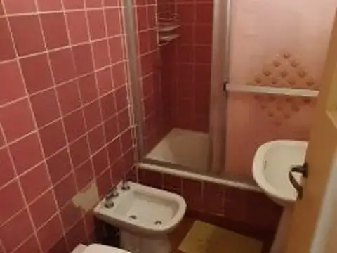 Venta departamento 3 ambientes en Miramar. Edificio Metro