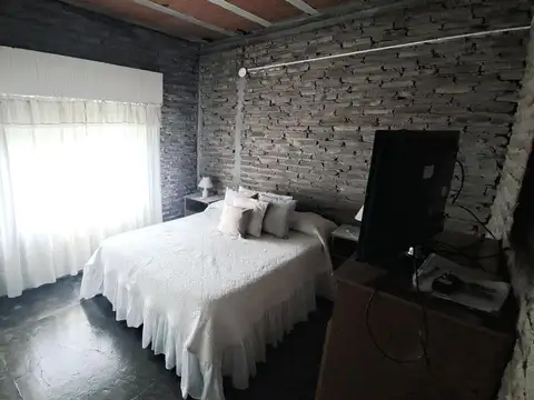 Casa en  Venta de 3 ambientes en Luis Guillon