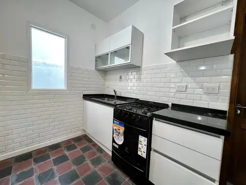Depto Tipo Casa 2 ambientes con 1 baño
