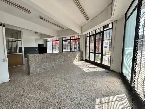 Local en Alquiler en Valentin Alsina, $ 750.000