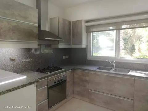 CASA EN VENTA 4 AMBIENTES EN CANNING