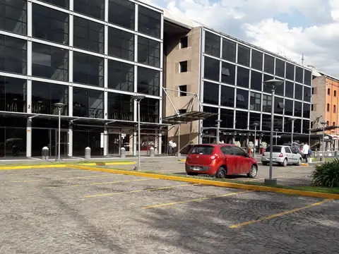 OFICINA CON COCHERAS. VISTA ALICIA M DE JUSTO.
