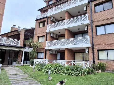 Dpto En Complejo The Residence Calle Las Amapolas 300