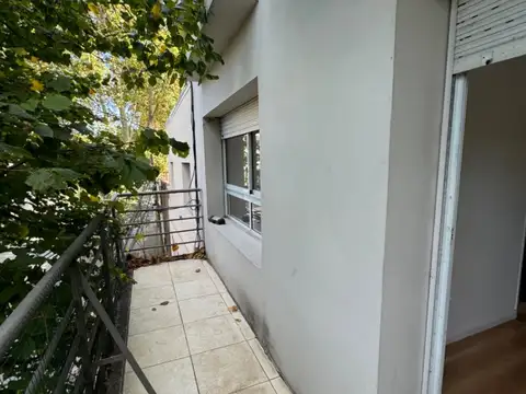 Oportunidad en Echesortu, al frente muy amplio!