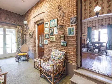 Av. Fernandez  al 300