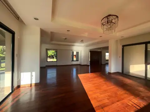 Casa en Venta en Funes Hills San Marino, USD 690.000