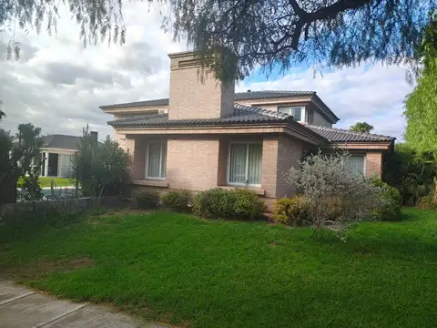 Casa en  Venta Barrio Dalvian