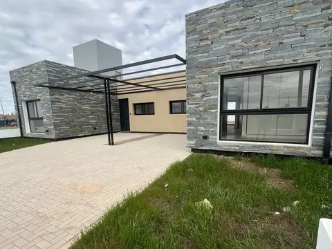 VENDO DUPLEX 2 DORMITORIOS PAMPAS DE MANANTIALES 