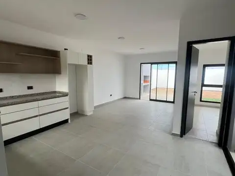 Casa 3 ambientes con 1 baño