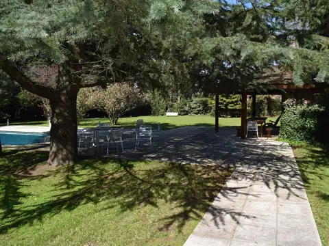 ALQUILER CASA COUNTRY SAN DIEGO 5 AMBIENTES CON QUINCHO PARRILLA Y PARQUE DE 2800 M2