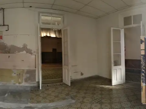 La Rioja 681 hermosa casa Antigua ideal emprendimiento 2 plantas