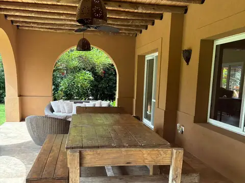 Casa en Alquiler en El Encuentro, USD 4.500