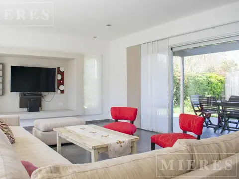 Casa en Alquiler Temporal con 2 cocheras