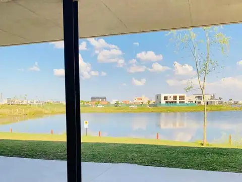 Terreno en Venta 370  mts Fondo