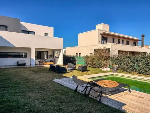 Casa en Venta en La Cascada Country Golf, USD 695.000
