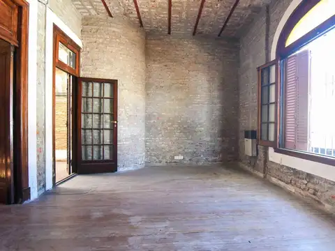 Casa 7 ambientes con 2 baños