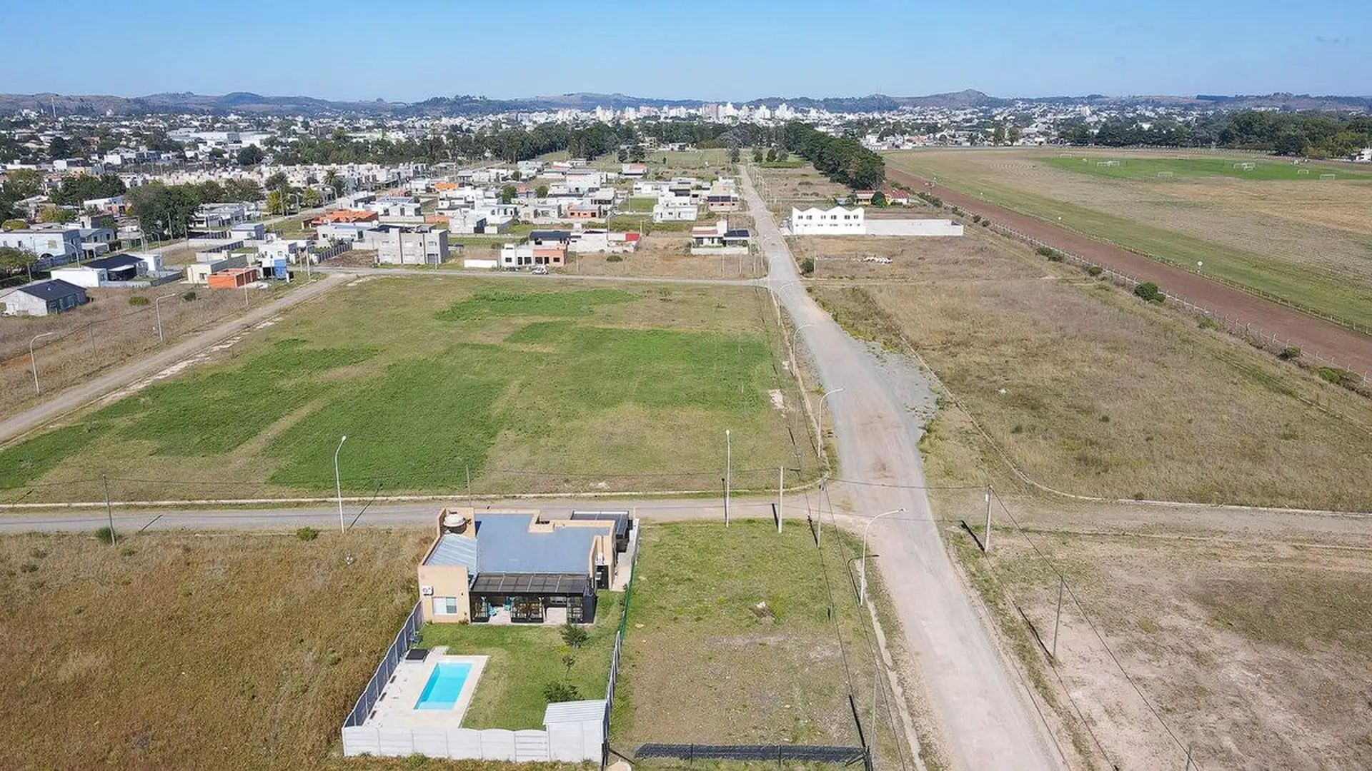 Lote en venta 154m² zona Hipódromo con todos los servicios