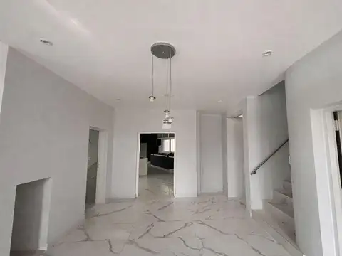 Casa 6 ambientes con 6 baños