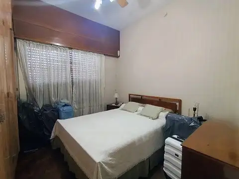Venta  Casa 3 ambientes con cochera, Haedo - Moron