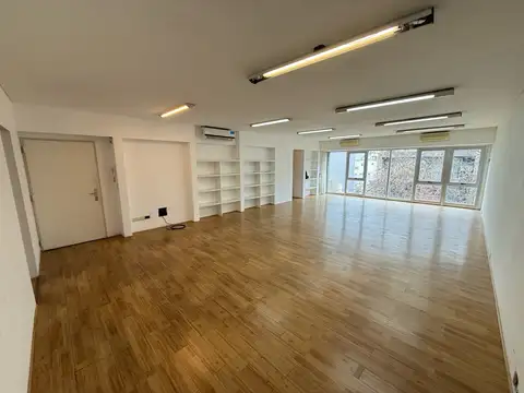 OFICINA en ALQUILER - 128MTS2 - en Nuñez con COCHERA FIJA DESCUBIERTA