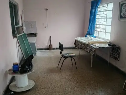 Casa 5 ambientes con 1 baño