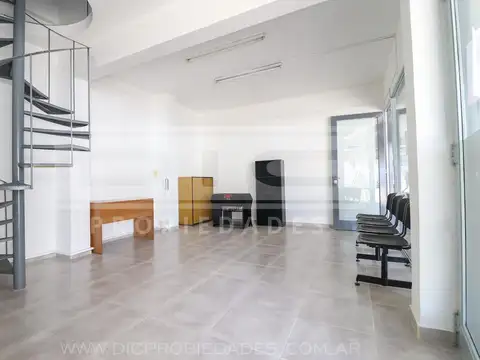Oficina en Venta con 1 cochera