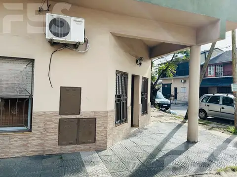 Depto Tipo Casa 2 ambientes con 1 baño