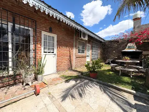 VENTA CASA MULTIFAMILIAR 5 AMBIENTES I. CASANOVA