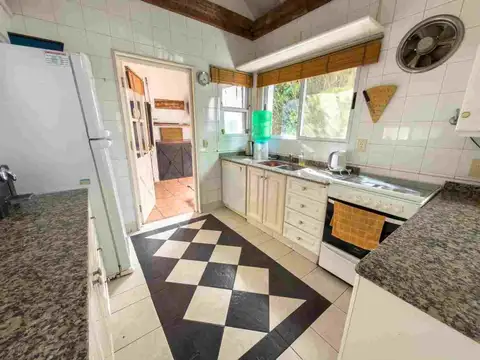 EN VENTA CASA 6 AMB - CLUB GOLF LAS PRADERAS LUJAN