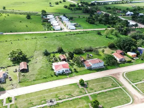 Vendo Casa a Refaccionar en Herrera, Entre Ríos.