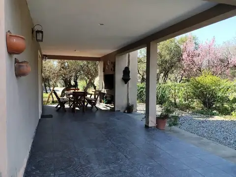 Casa 7 ambientes con 4 baños