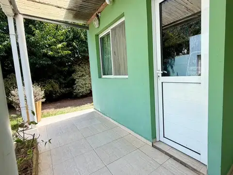 Casa 6 ambientes con 2 baños