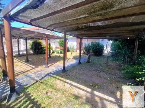 Casa 6 ambientes con 4 baños
