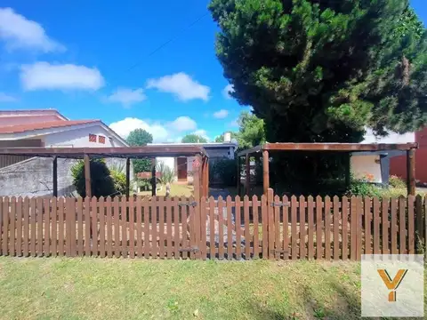 Casa en Venta - 5 Dormitorios 4 Baños - 300mts - Santa Teresita