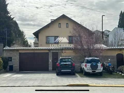 DOS CASAS CENTRICAS IDEAL HOSTEL BARILOCHE