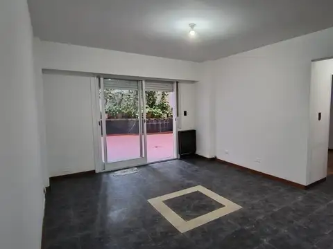 Departamento 2 Ambientes con Patio en Alquiler en Caballito