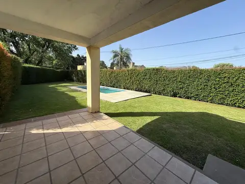 Casa 5 ambientes con 3 baños
