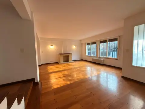 Casa 6 ambientes con 4 baños