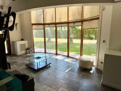 VENTA Importante Casa Barrio Banco Provincia Moreno