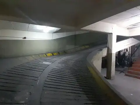 Cochera Fija Cubierta en Alquiler - 13 m² - Abasto
