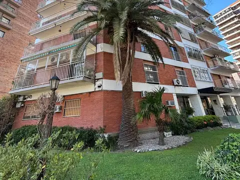Departamento 4 ambientes en impecable condiciones. Cochera. Olivos.