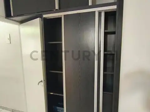 2 ambientes invertido con balcón zona Plaza Colón