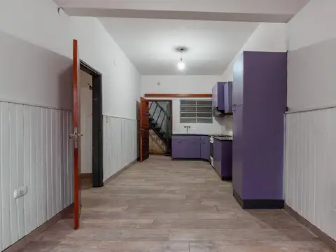 Casa en venta barrio Azcuenaga dos dormitorios reciclada terraza quincho parrilla apto credito